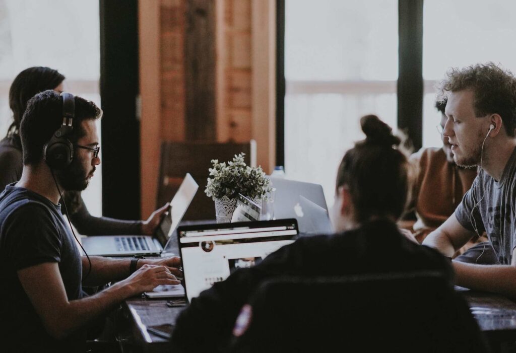 The 4 Most Effective Incentives for Employees Blog 2 1024x701